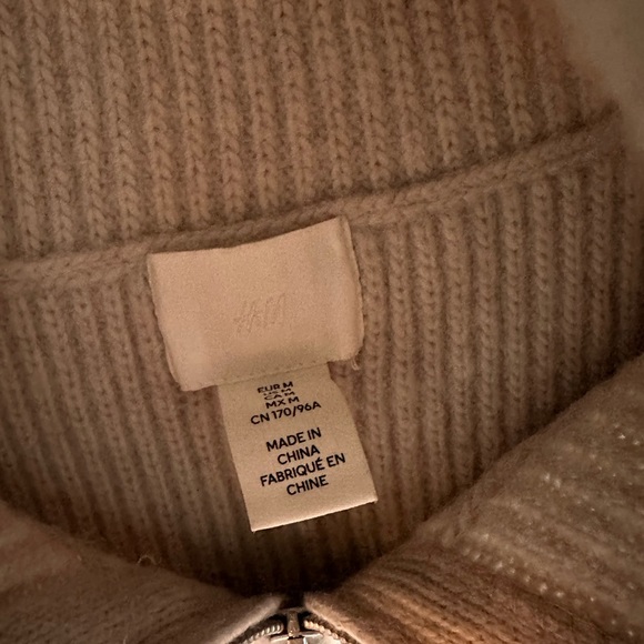 H&M oversized quarter zip sweater - Picture 3 of 3